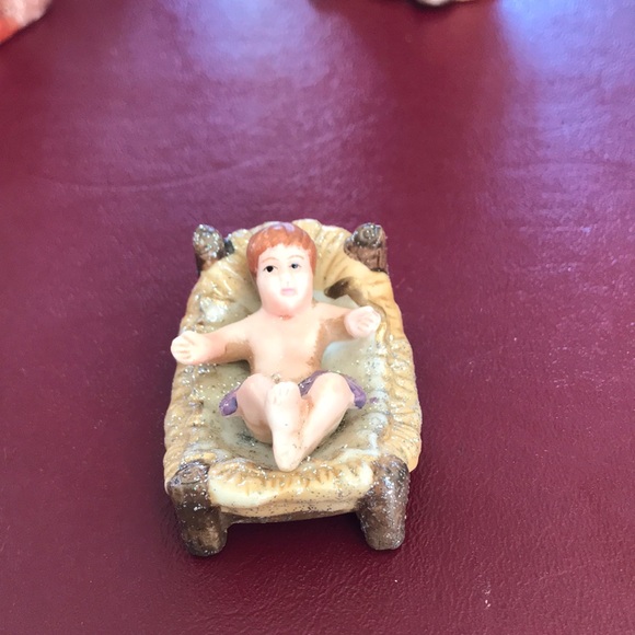 Porcelain Nativity Set - Picture 2 of 14